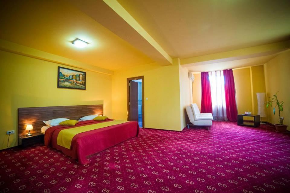 Hotel Gclub Breaza  Zimmer foto