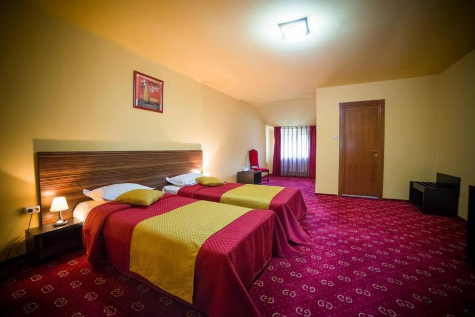 Hotel Gclub Breaza  Zimmer foto